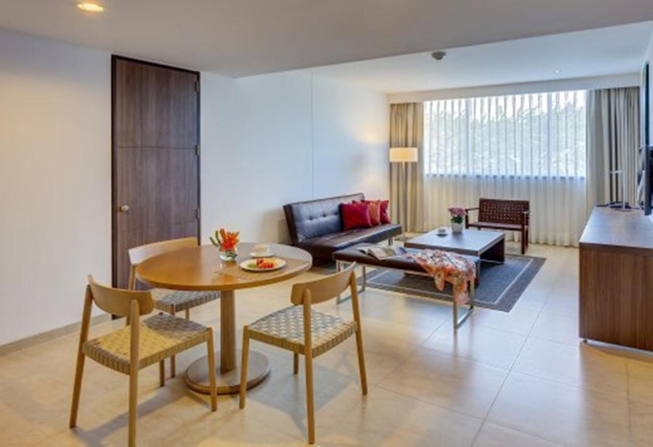 Estelar Villavicencio Hotel & Centro De Convenciones Kültér fotó A living room at the hotel