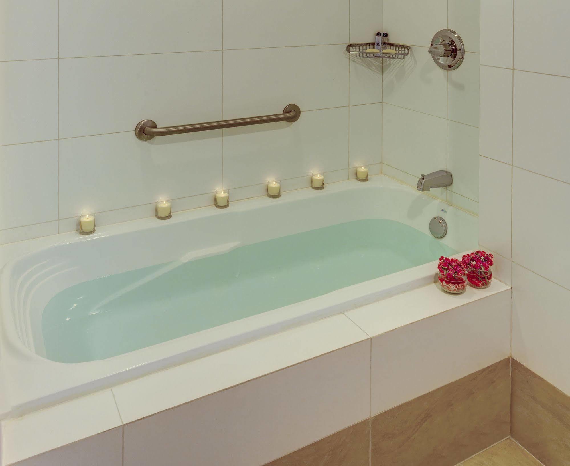 Estelar Villavicencio Hotel & Centro De Convenciones Kültér fotó A bathtub